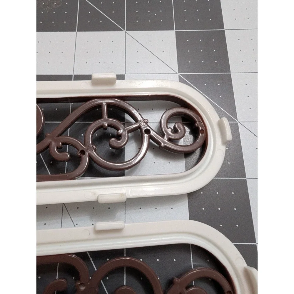 Bratz‎ The Movie Mansion Dollhouse MGA side deco windows lot 2 replacement